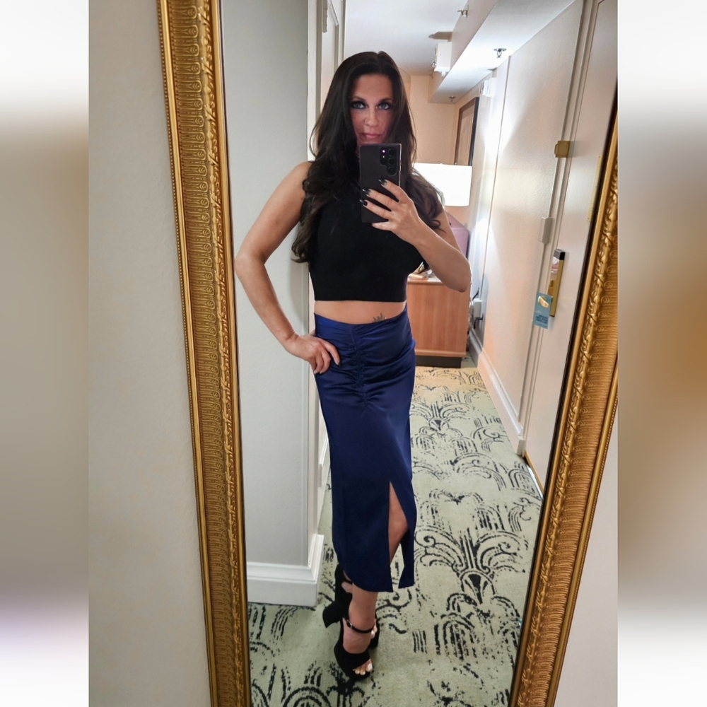 Like to bookmark my closet! - Picture 4 of 16